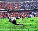 29-Jun-2000 - Italy-Netherlands - Penalty kick by F. de Boer saved by Toldo
